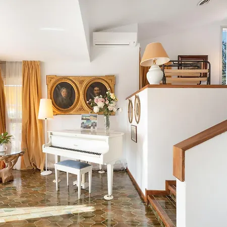 Great 70's Style House * Sant Vicenc de Montalt